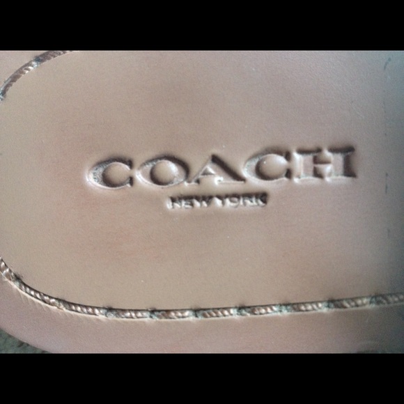 Coach - Picture 3 of 3